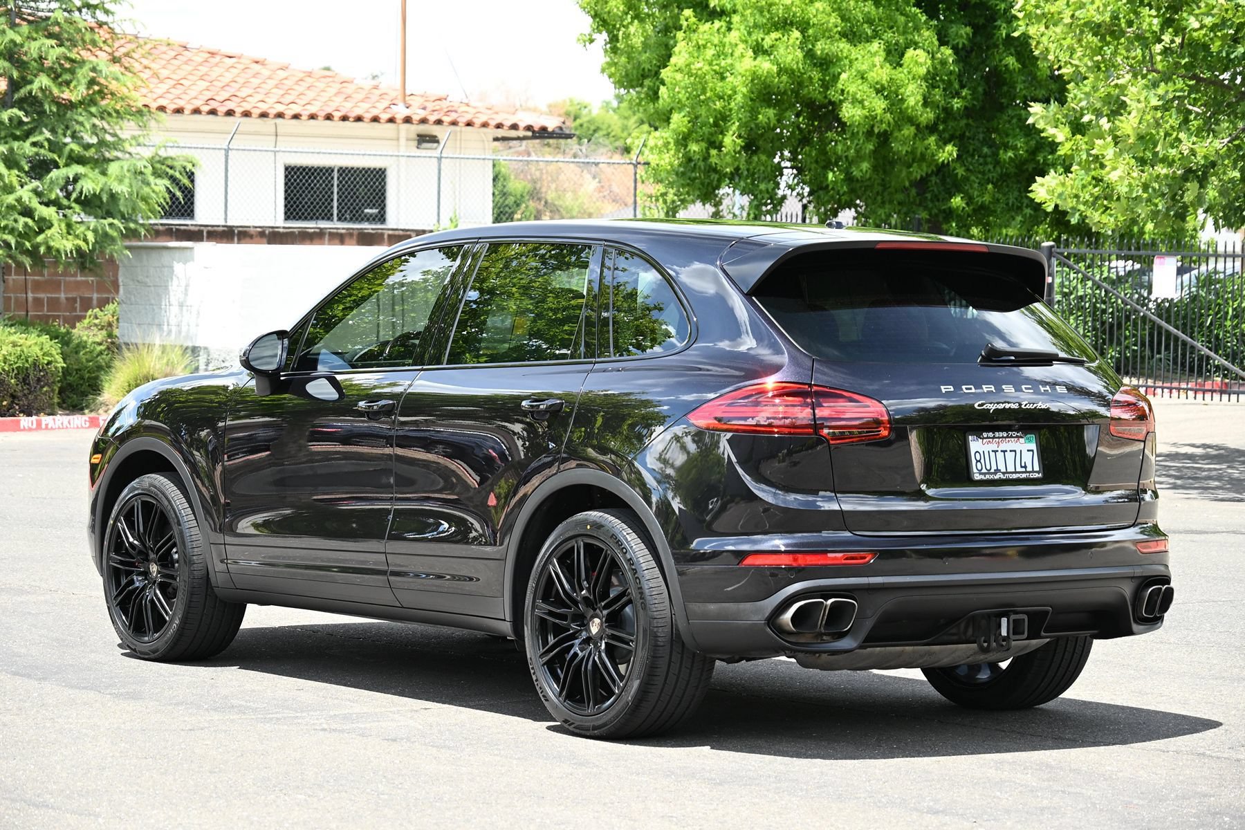 Used 2015 Porsche Cayenne Turbo AWD/4WD image 7