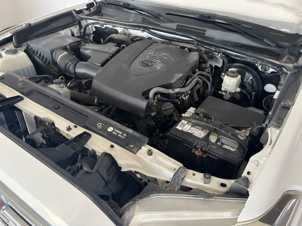 Used 2018 Toyota Tacoma Limited AWD/4WD image 12