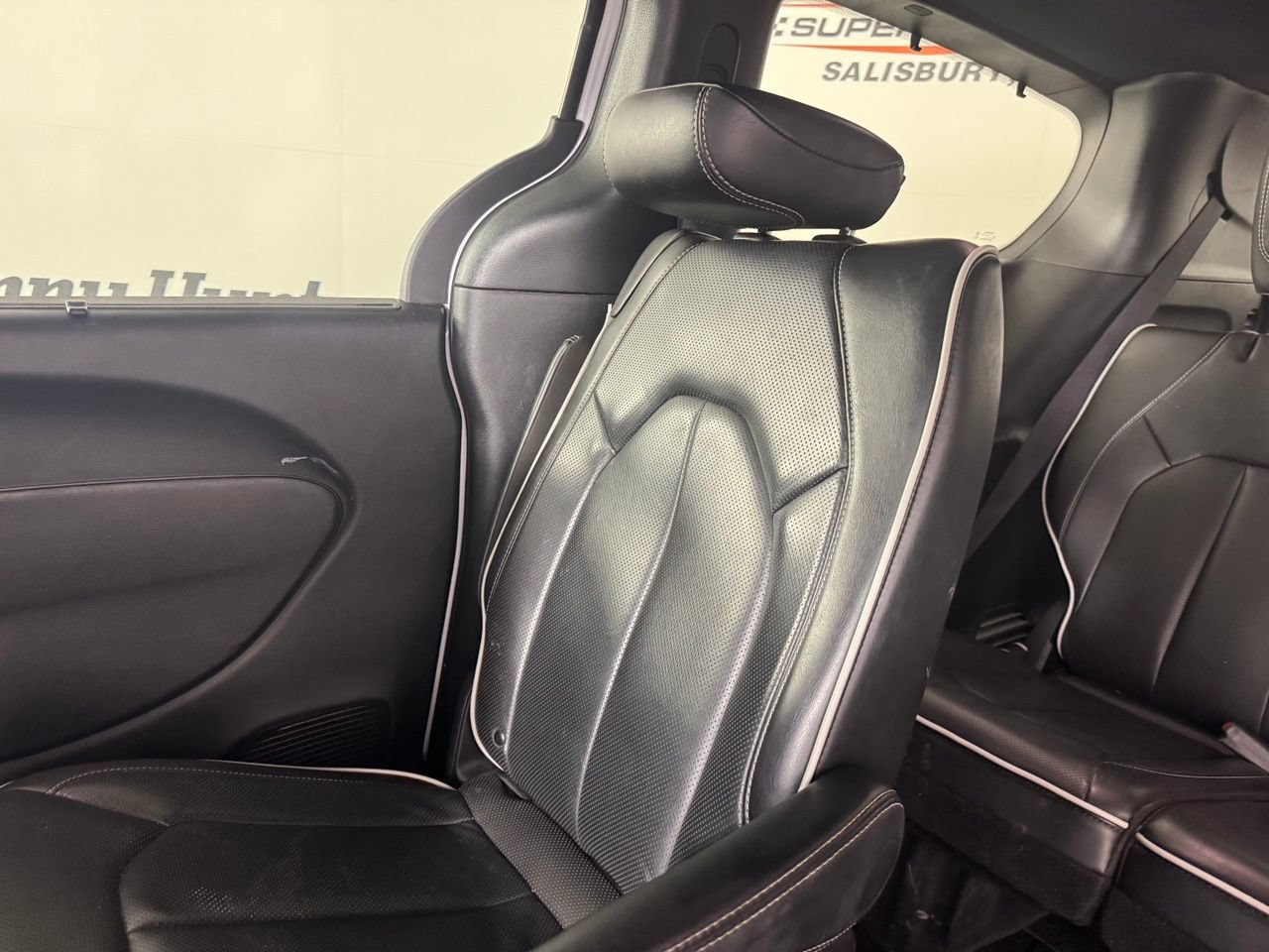 Used 2025 Chrysler Pacifica Limited FWD image 11
