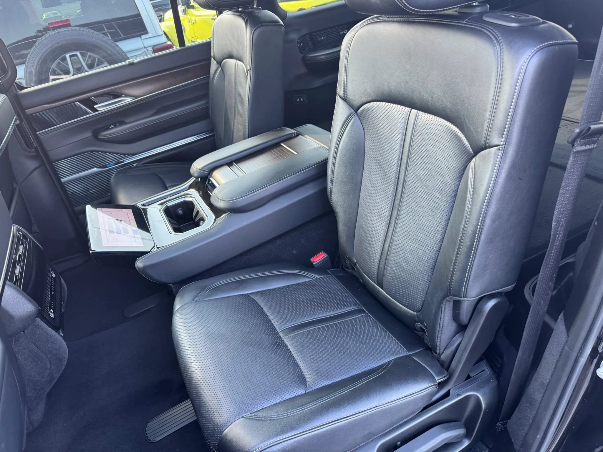 Used 2024 Jeep Grand Wagoneer L 4WD image 6