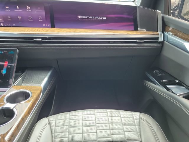 Used 2025 Cadillac Escalade Sport Platinum image 15