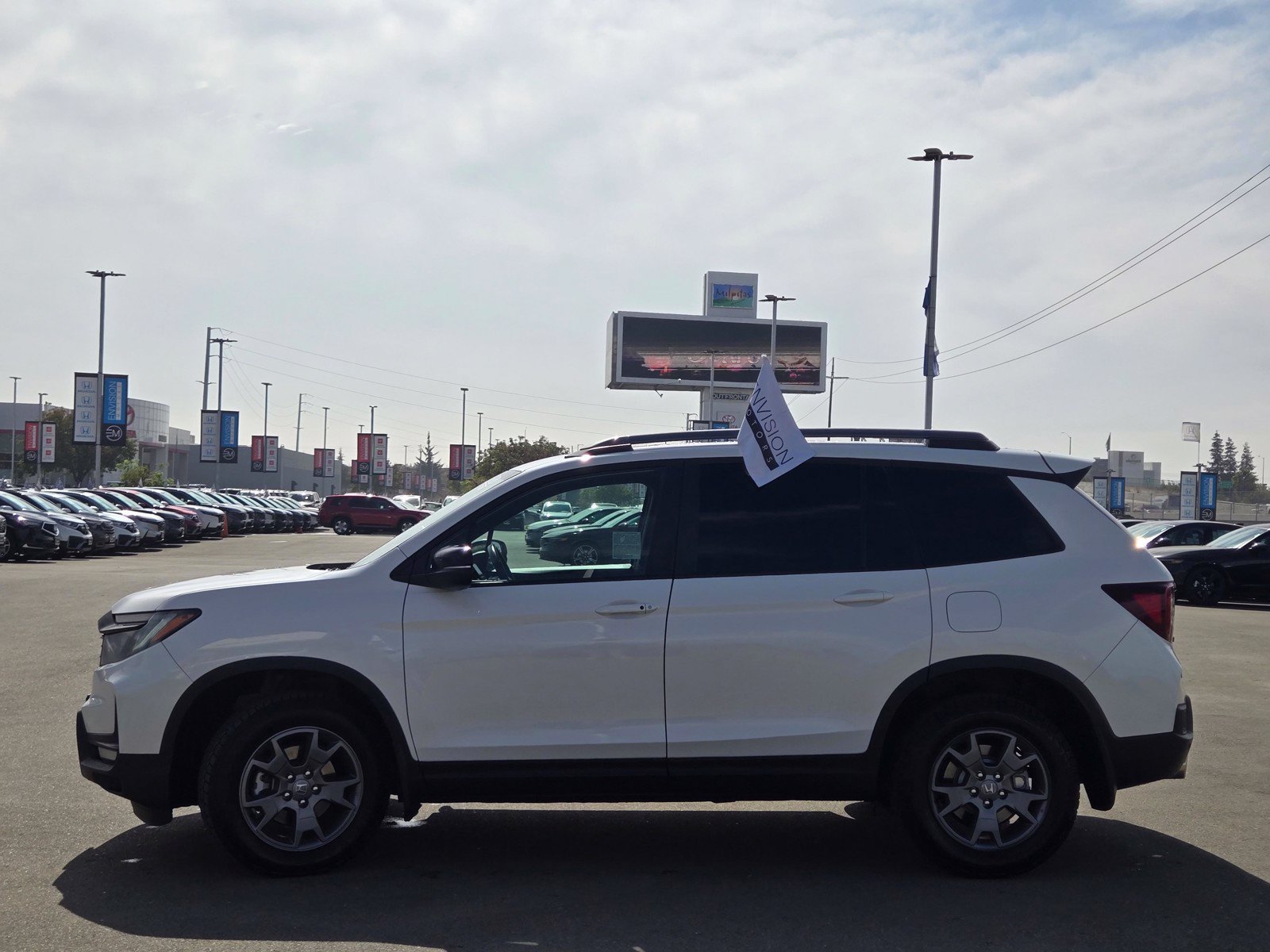 Certified 2025 Honda Passport TrailSport image 4