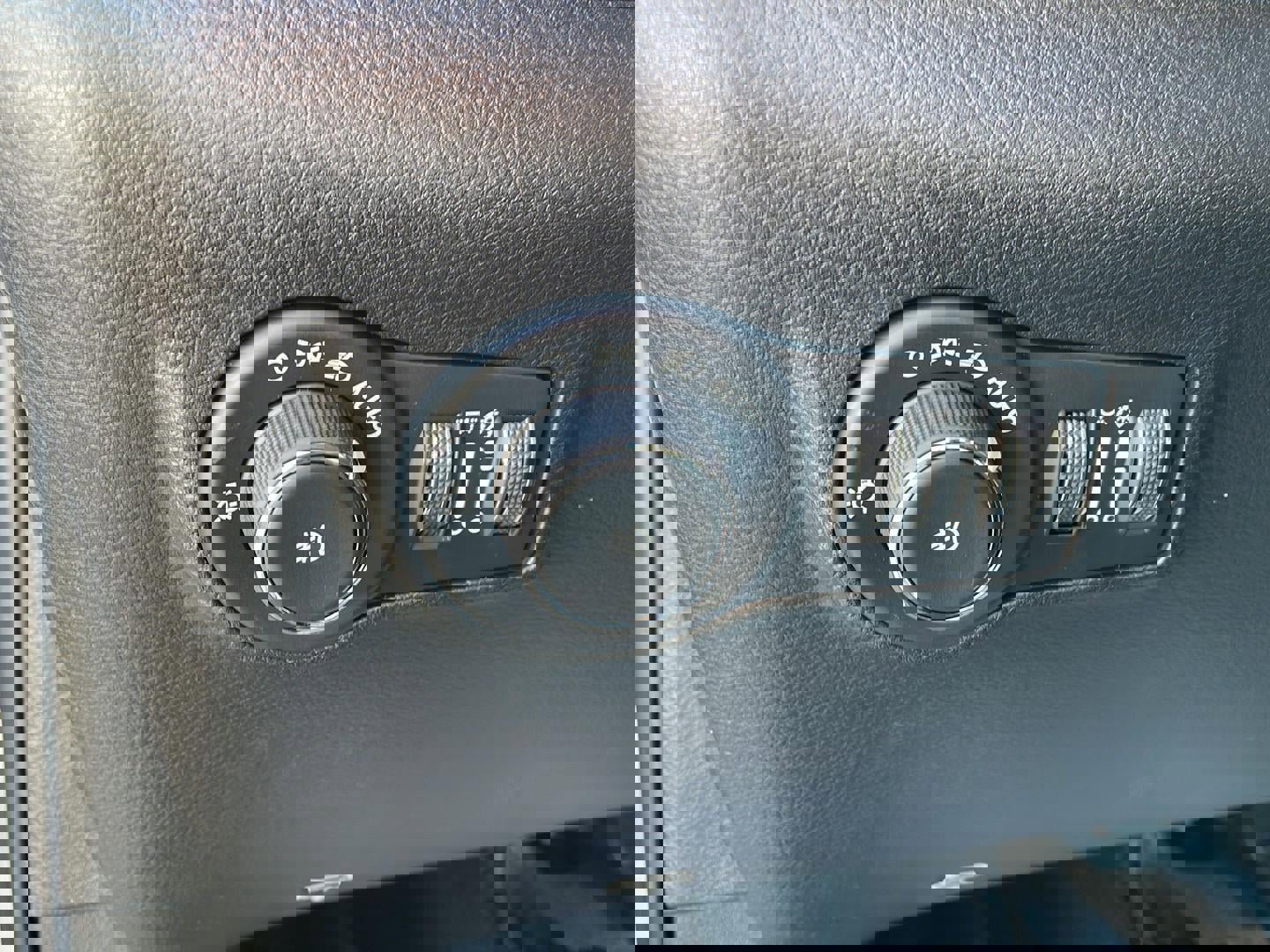 New 2026 Jeep Compass Limited image 15