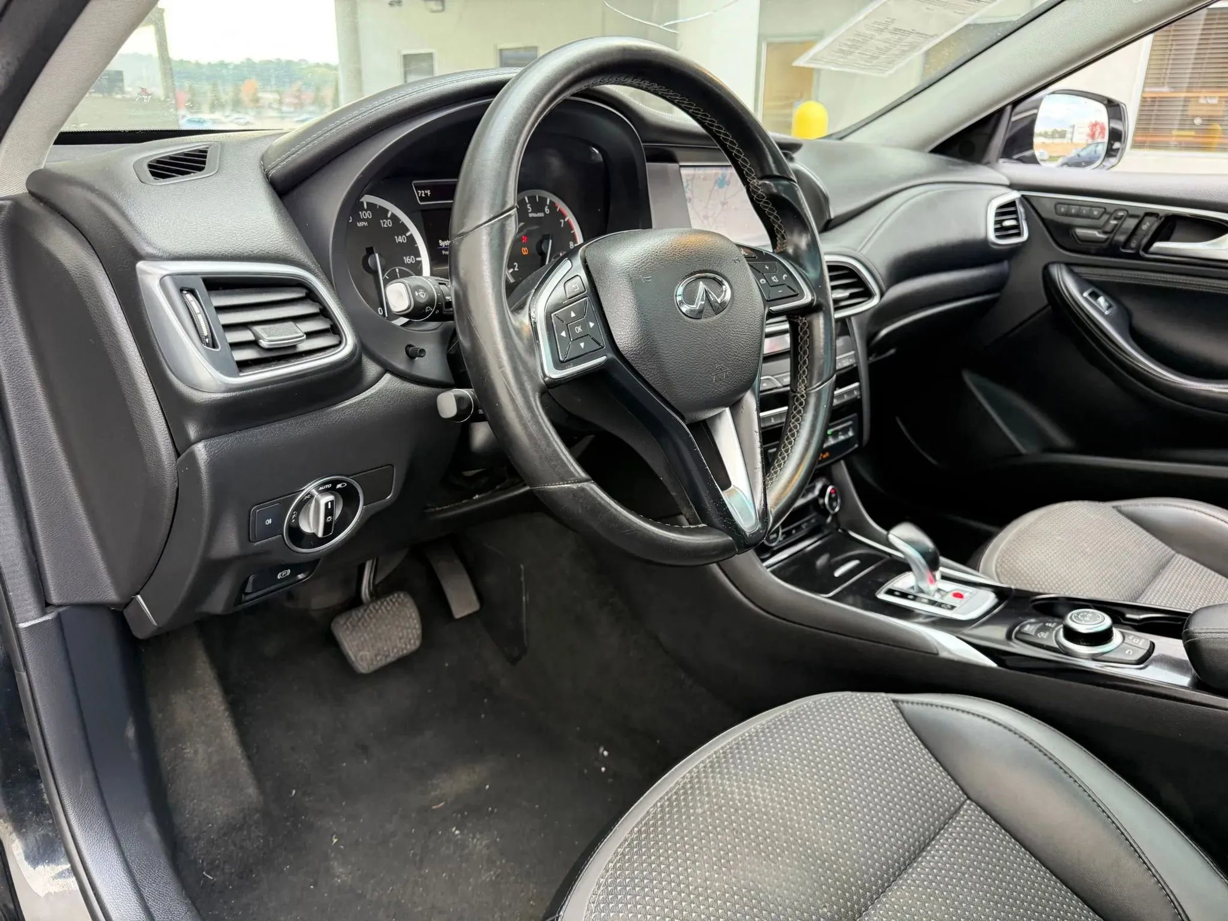 Used 2019 INFINITI QX30 AWD image 15