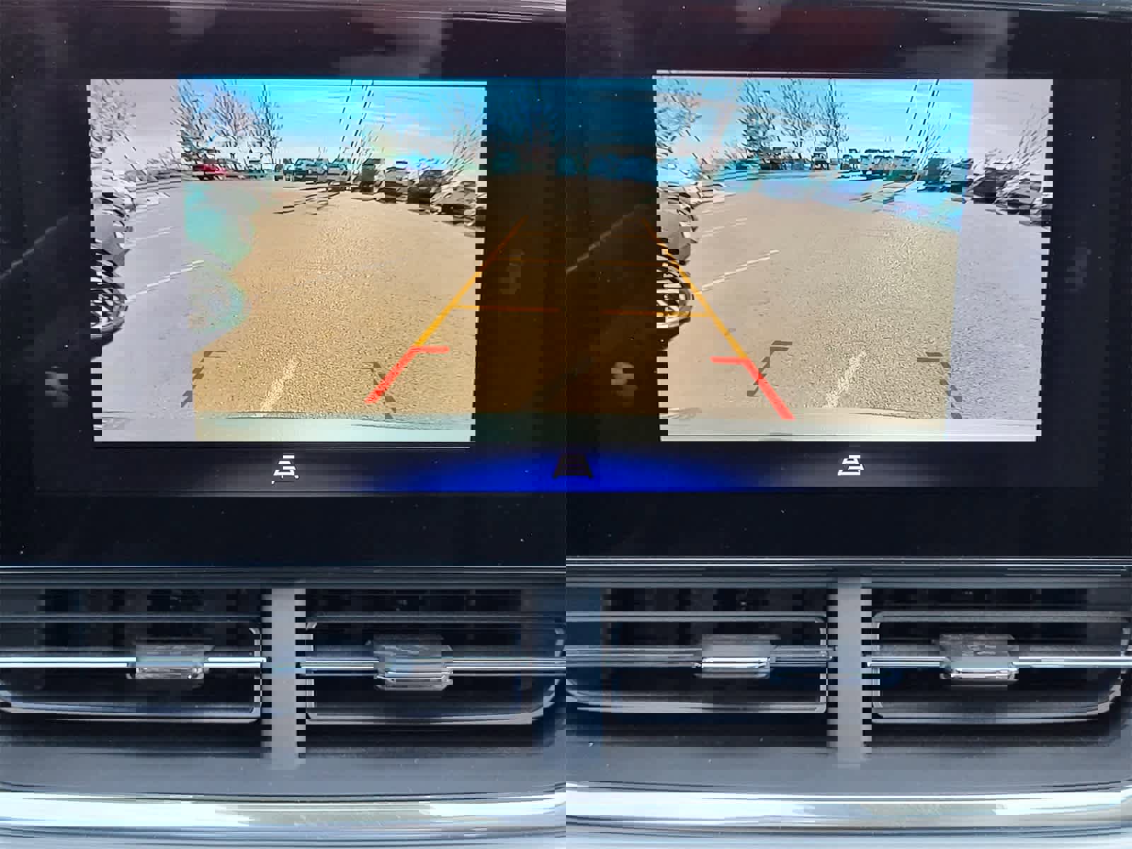 Used 2025 Chevrolet Trax LT w/ LT Convenience Package image 18