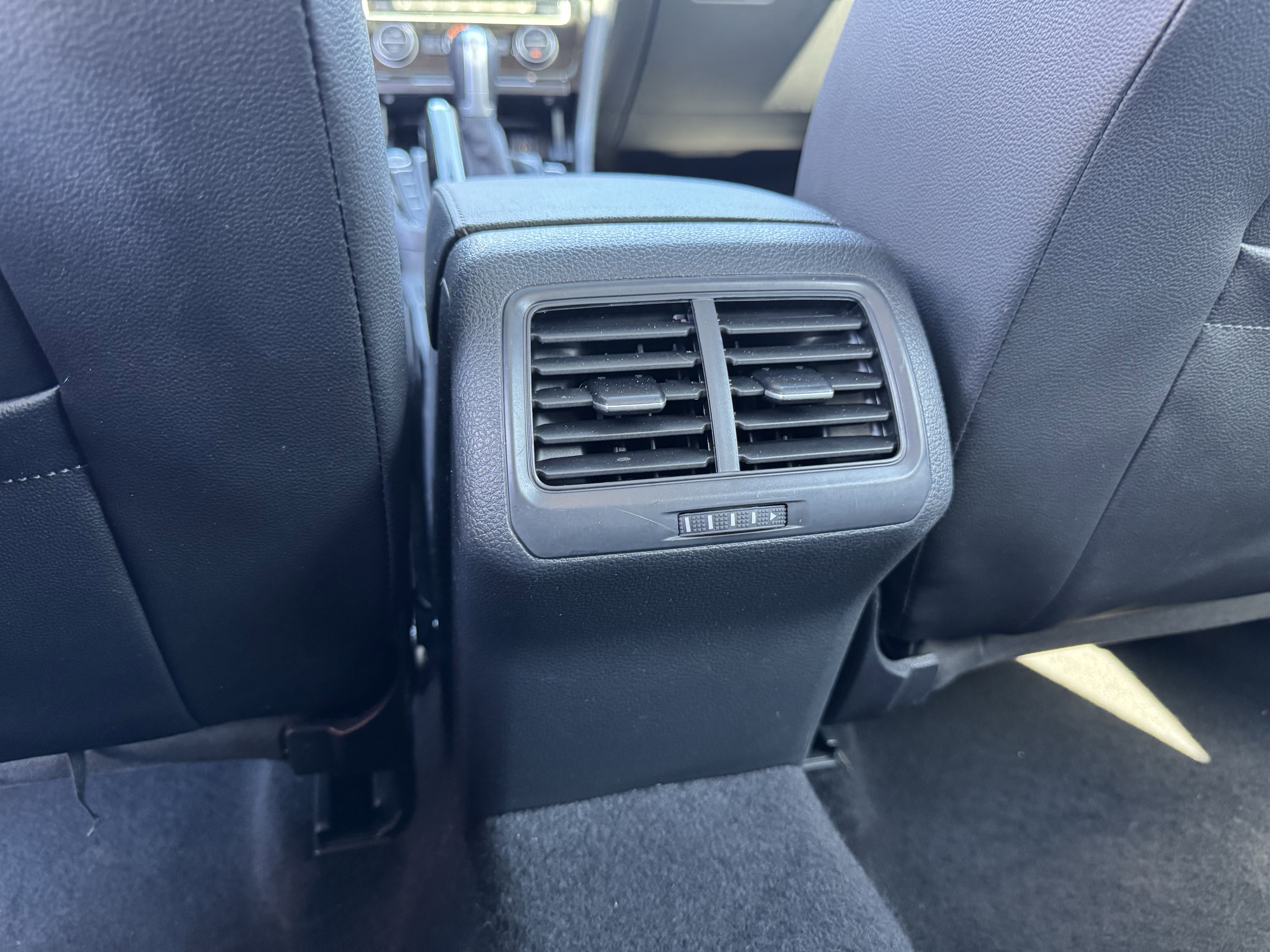 Used 2017 Volkswagen Golf SEL FWD image 36