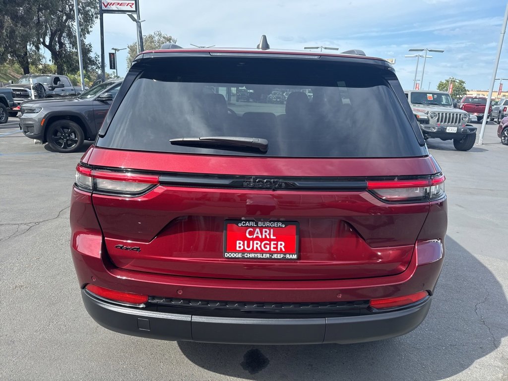 Certified 2024 Jeep Grand Cherokee Altitude image 6