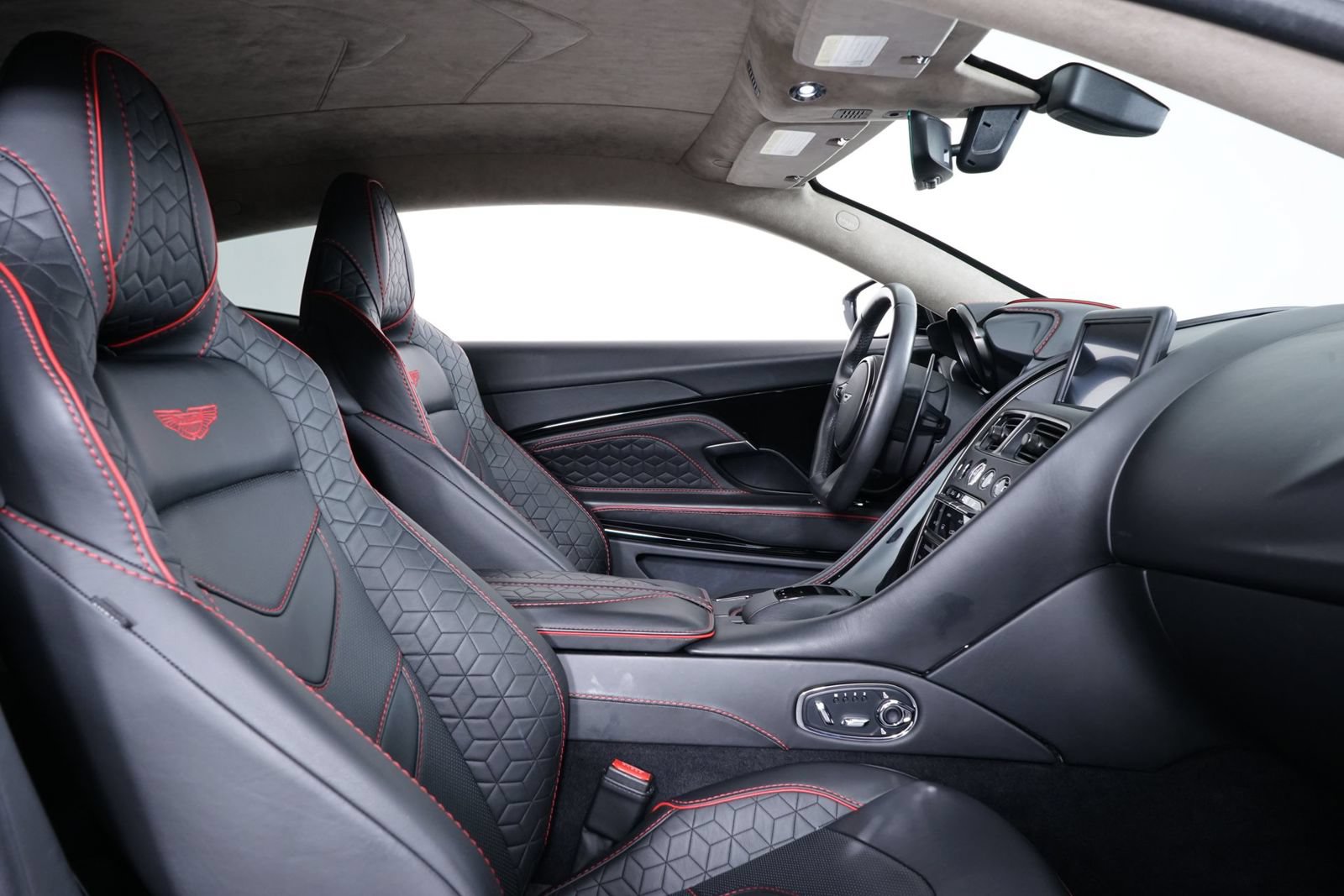 Used 2019 Aston Martin DBS Superleggera RWD image 28