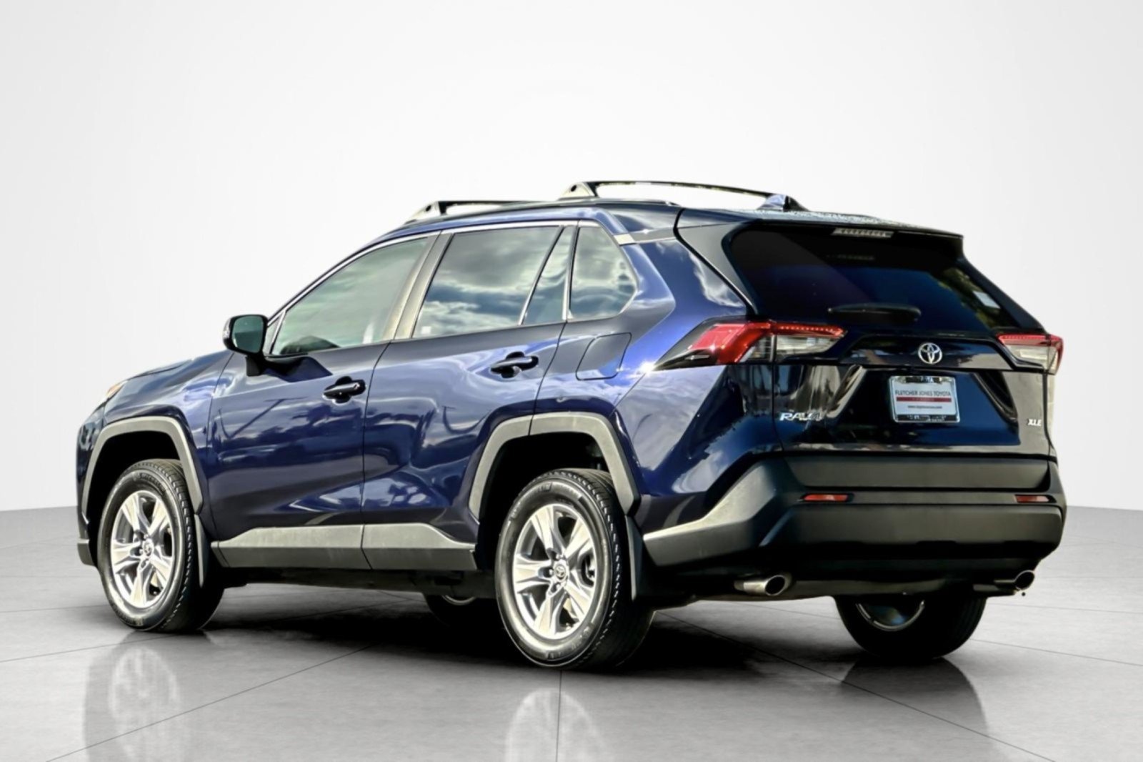Certified 2025 Toyota RAV4 XLE FWD image 3