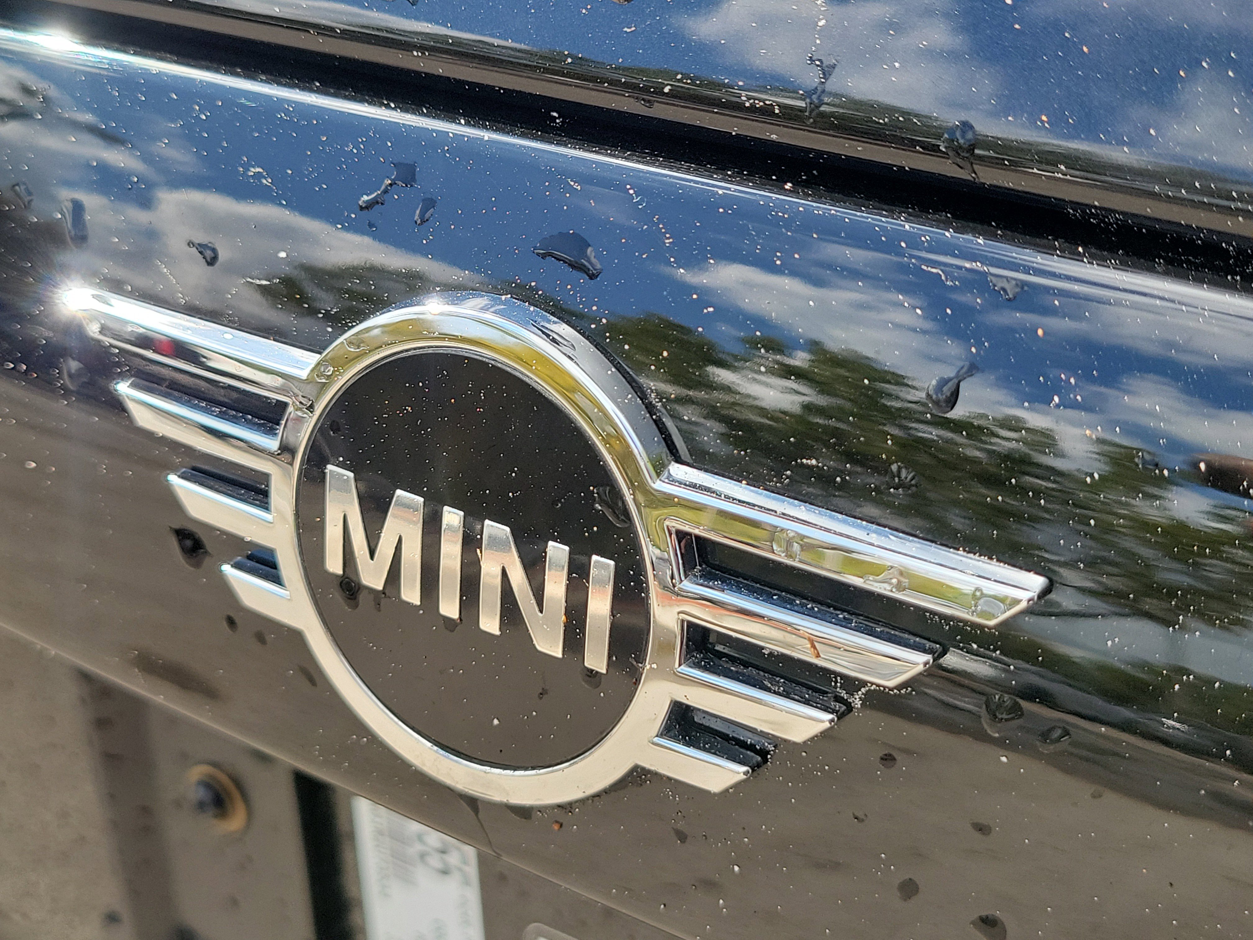 Used 2024 MINI Cooper 2-Door Hardtop image 6