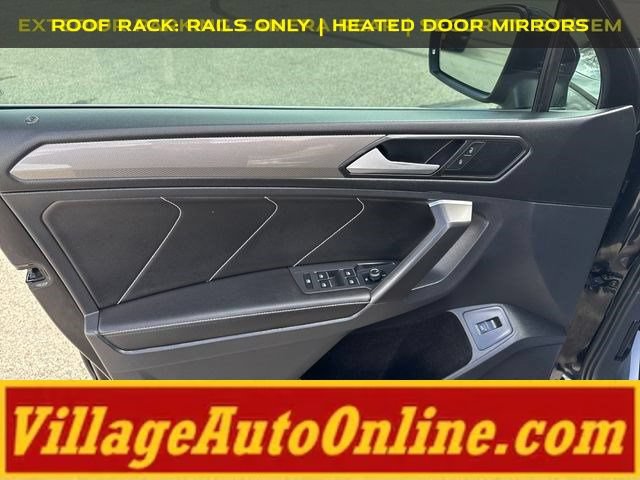 Used 2022 Volkswagen Tiguan SE w/ Panoramic Sunroof Package AWD/4WD image 12