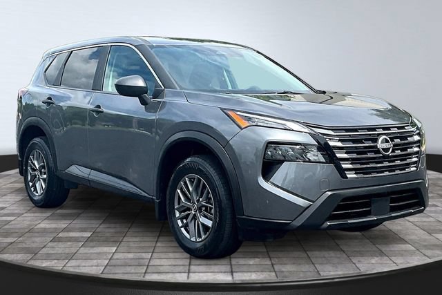 Used 2025 Nissan Rogue S FWD image 3