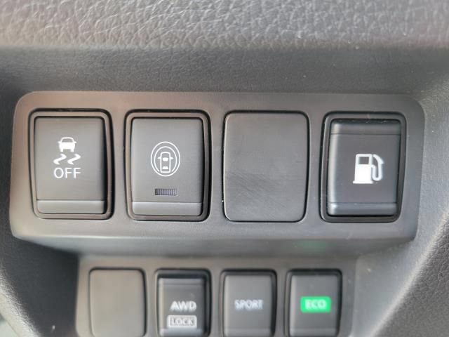 Used 2020 Nissan Rogue SV AWD/4WD image 19