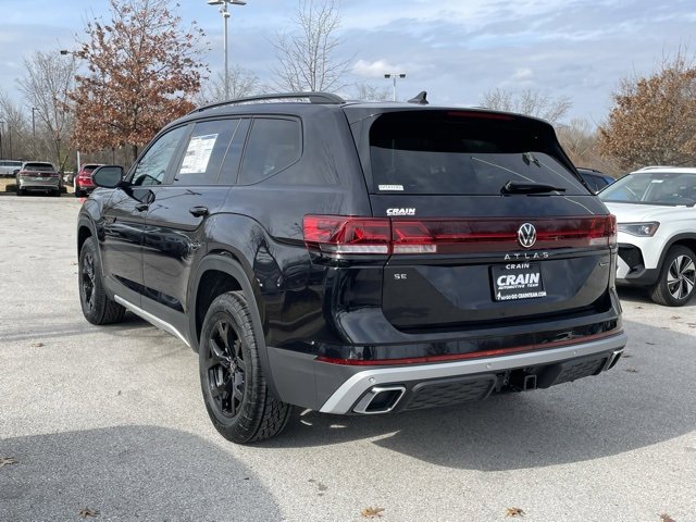 New 2025 Volkswagen Atlas Peak Edition SE image 5