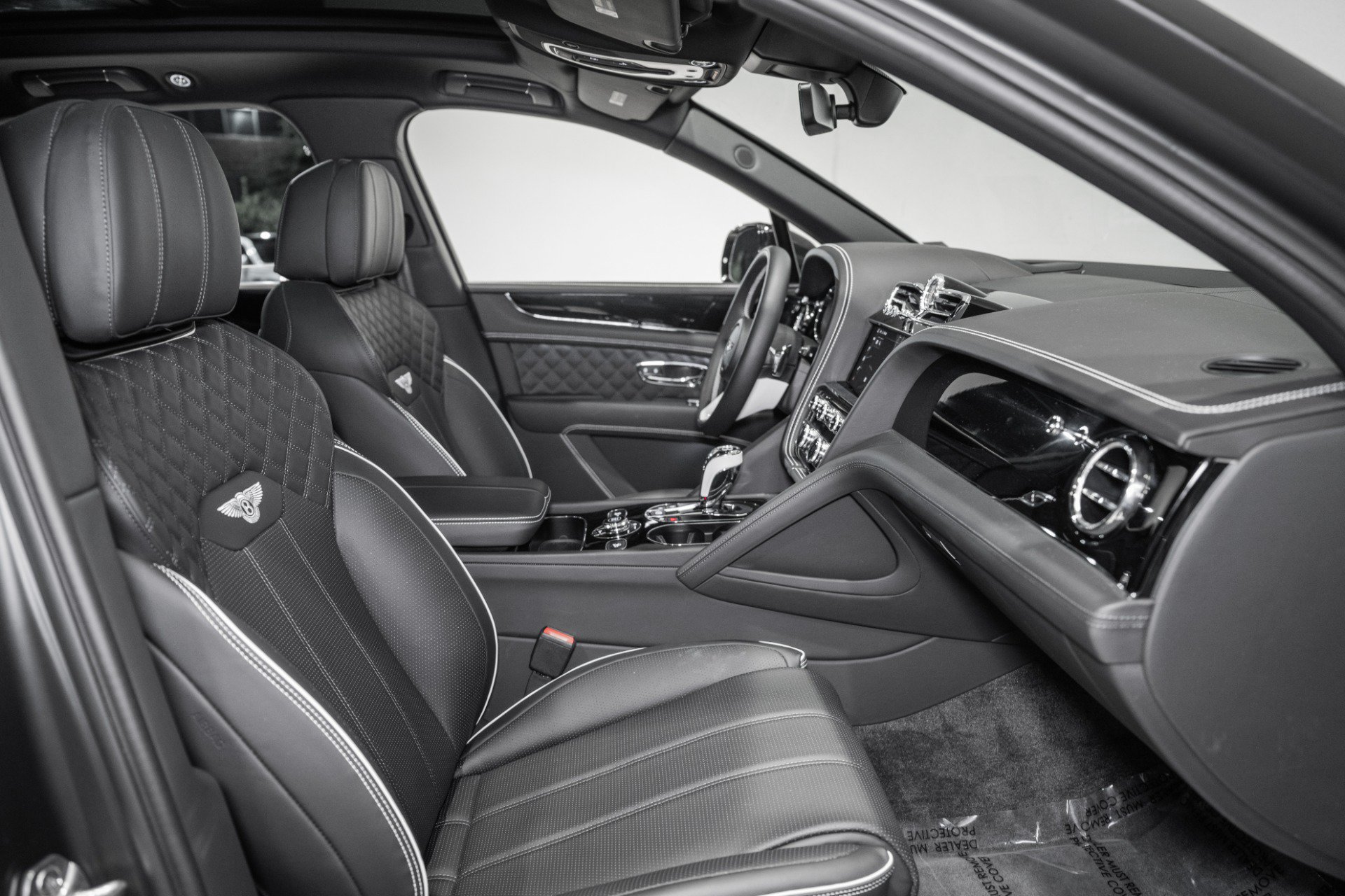 New 2024 Bentley Bentayga AWD/4WD image 2