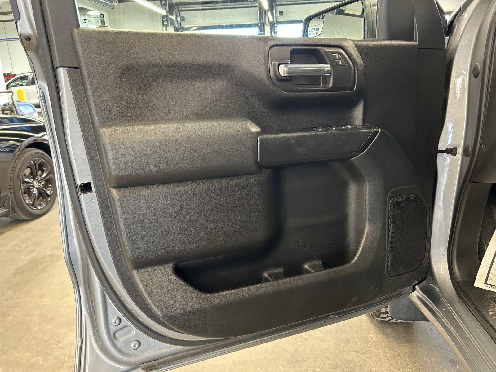 Used 2023 Chevrolet Silverado 1500 Custom image 10