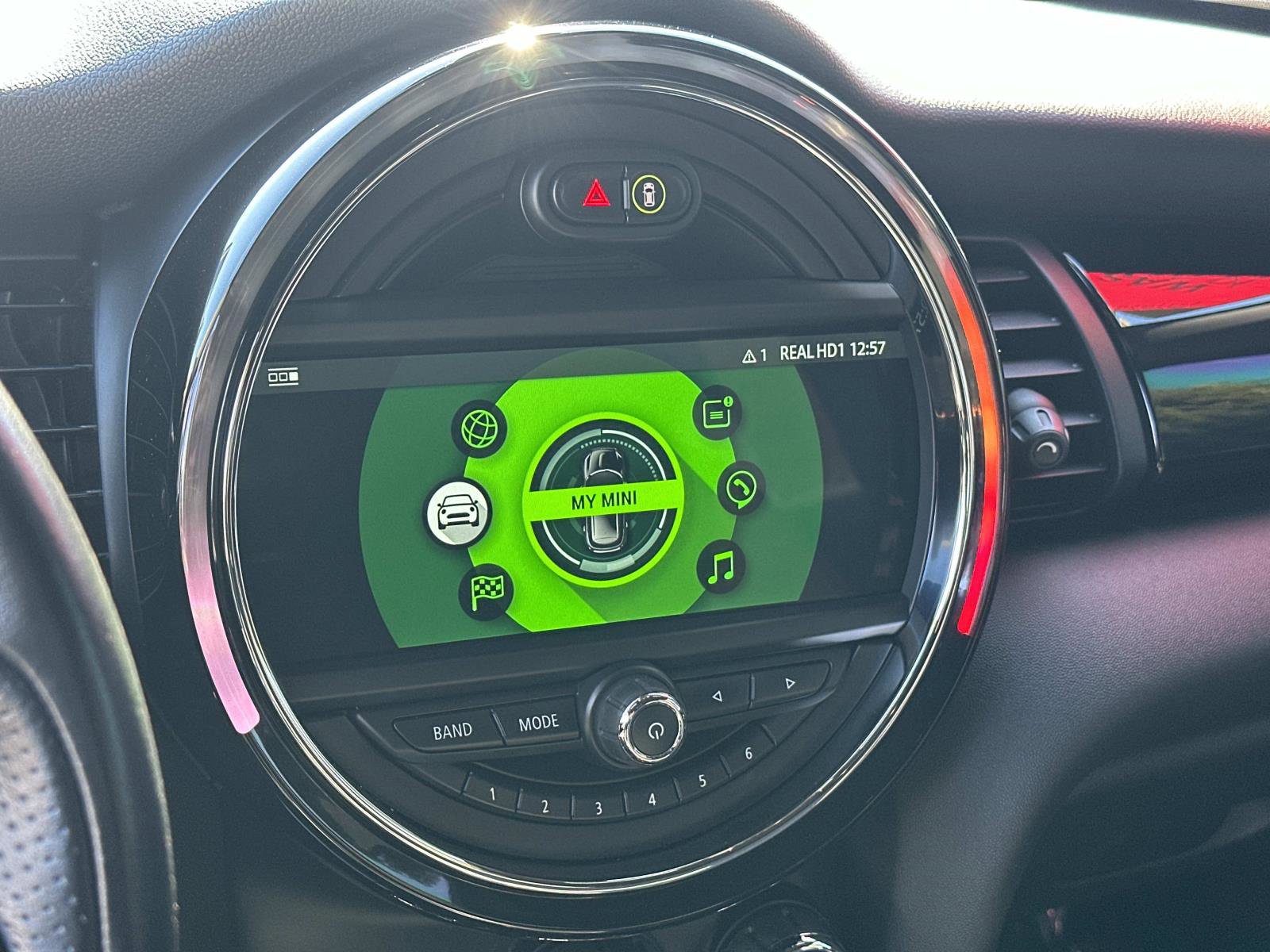 Used 2019 MINI Cooper S image 11