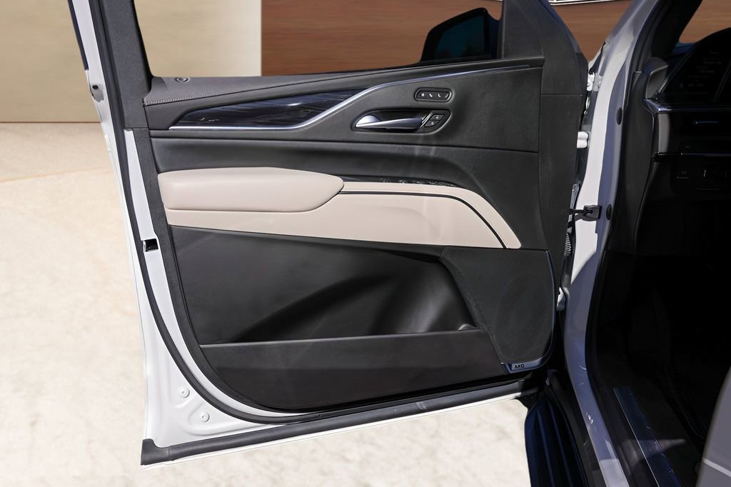 Certified 2023 Cadillac Escalade Sport w/ LPO, ONYX Package image 25