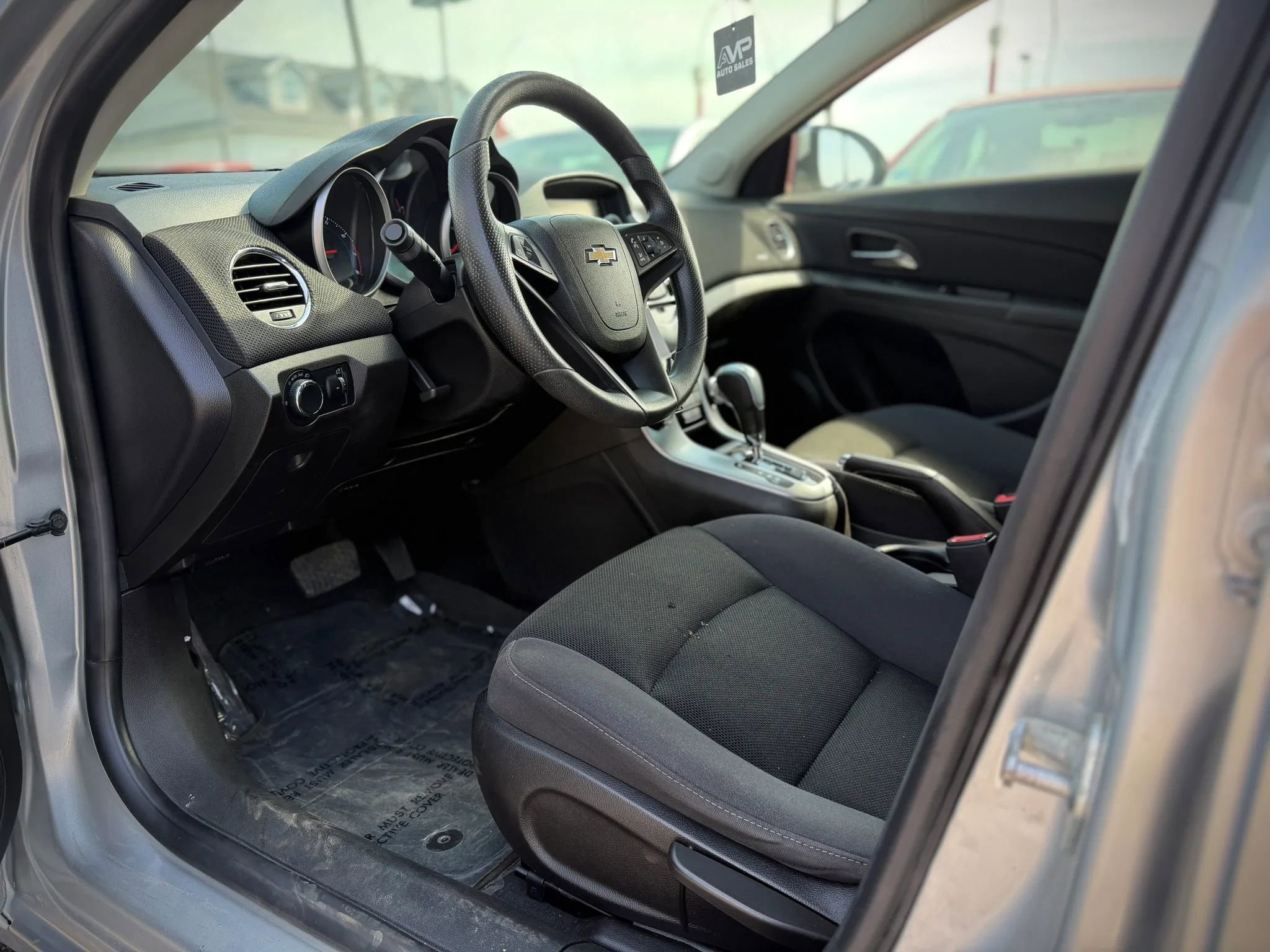 Used 2015 Chevrolet Cruze LT FWD image 7