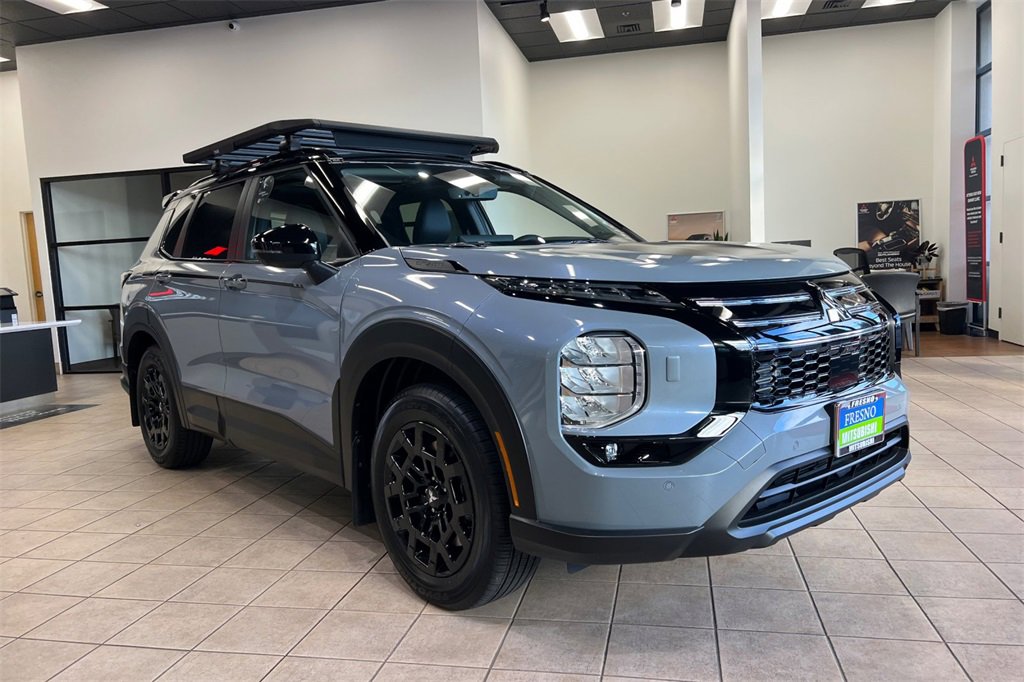 New 2026 Mitsubishi Outlander image 3
