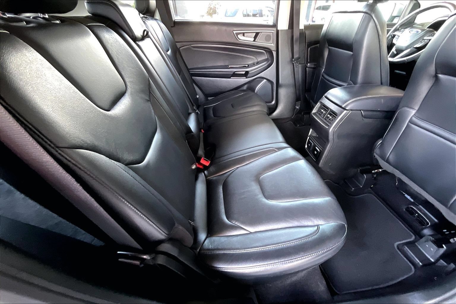 Used 2019 Ford Edge Titanium AWD/4WD image 21