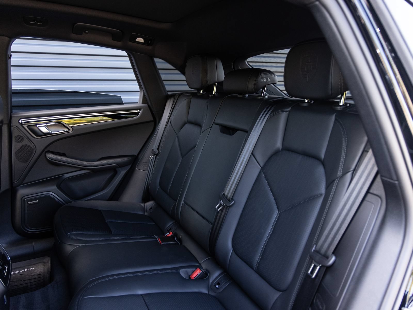 Certified 2026 Porsche Macan AWD/4WD image 25