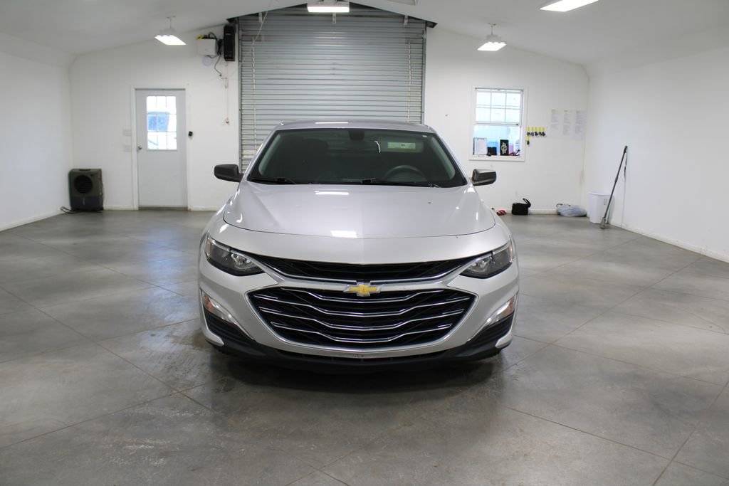 Used 2019 Chevrolet Malibu LS image 3