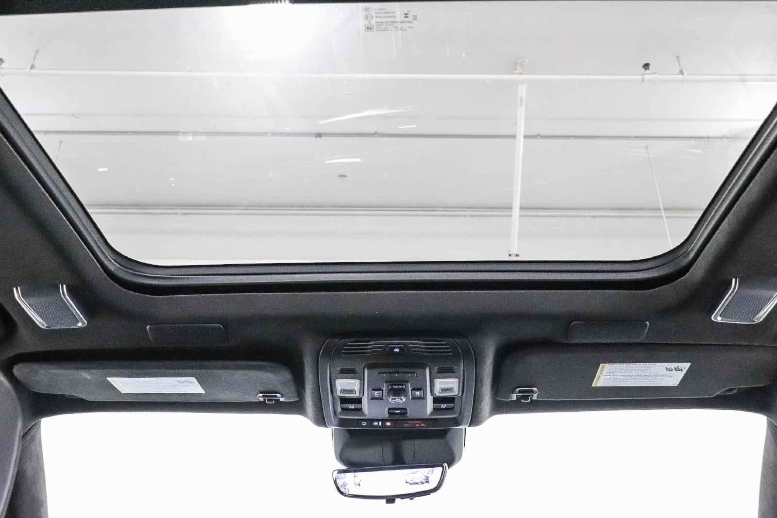 Used 2023 Cadillac Escalade V w/ LPO, ONYX Package AWD/4WD image 15