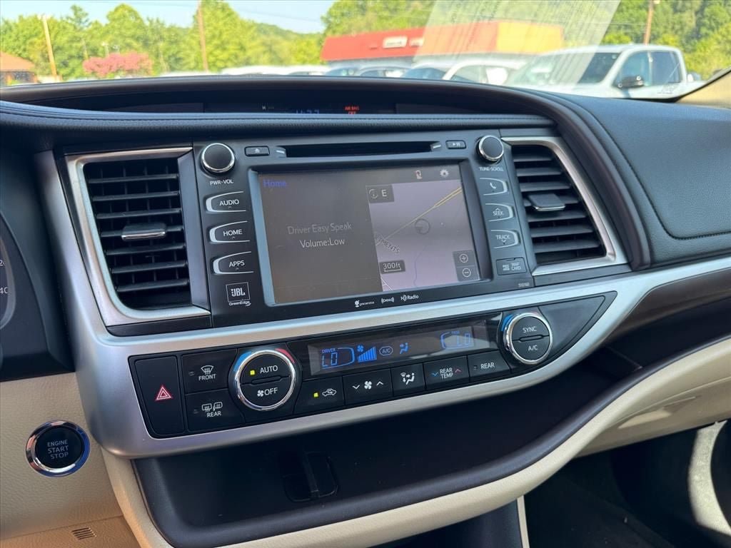 Used 2016 Toyota Highlander Limited AWD/4WD image 21
