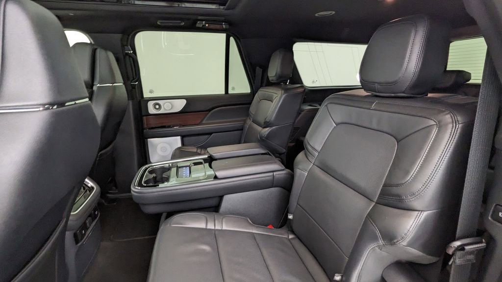 Used 2023 Lincoln Navigator L Reserve w/ Equipment Group 201A image 38