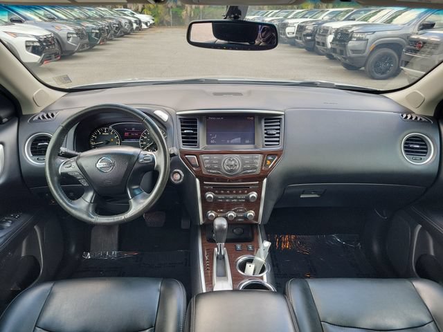 Used 2016 Nissan Pathfinder SL w/ SL Tech Package FWD image 10