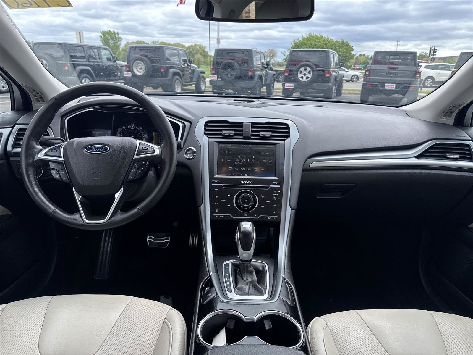 Used 2015 Ford Fusion Titanium FWD image 29