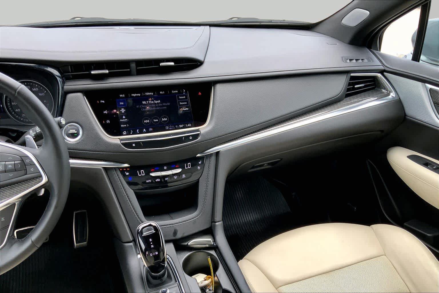 Used 2024 Cadillac XT5 Sportv w/ Technology Package AWD/4WD image 7