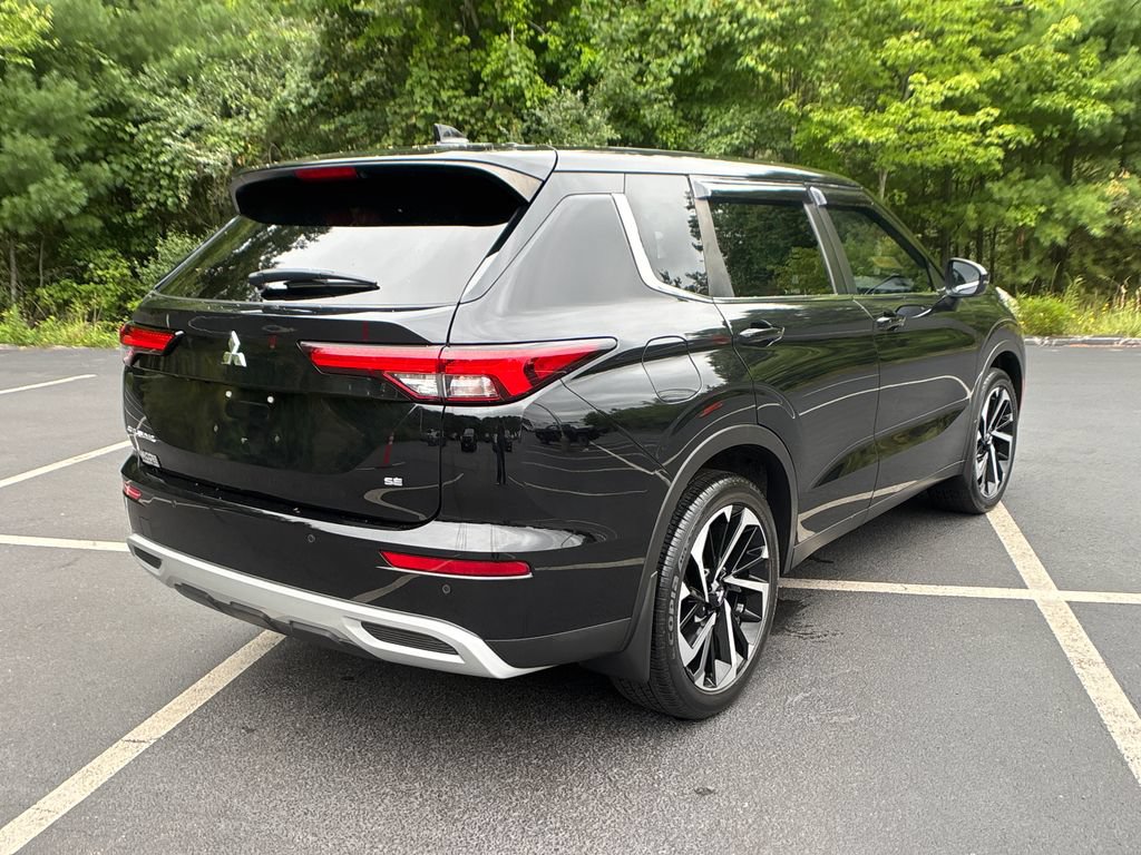 Used 2023 Mitsubishi Outlander SE AWD/4WD image 5