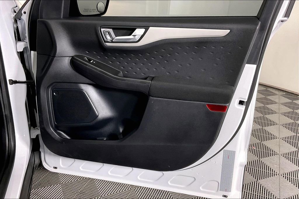 Used 2020 Ford Escape SE Sport AWD/4WD image 25