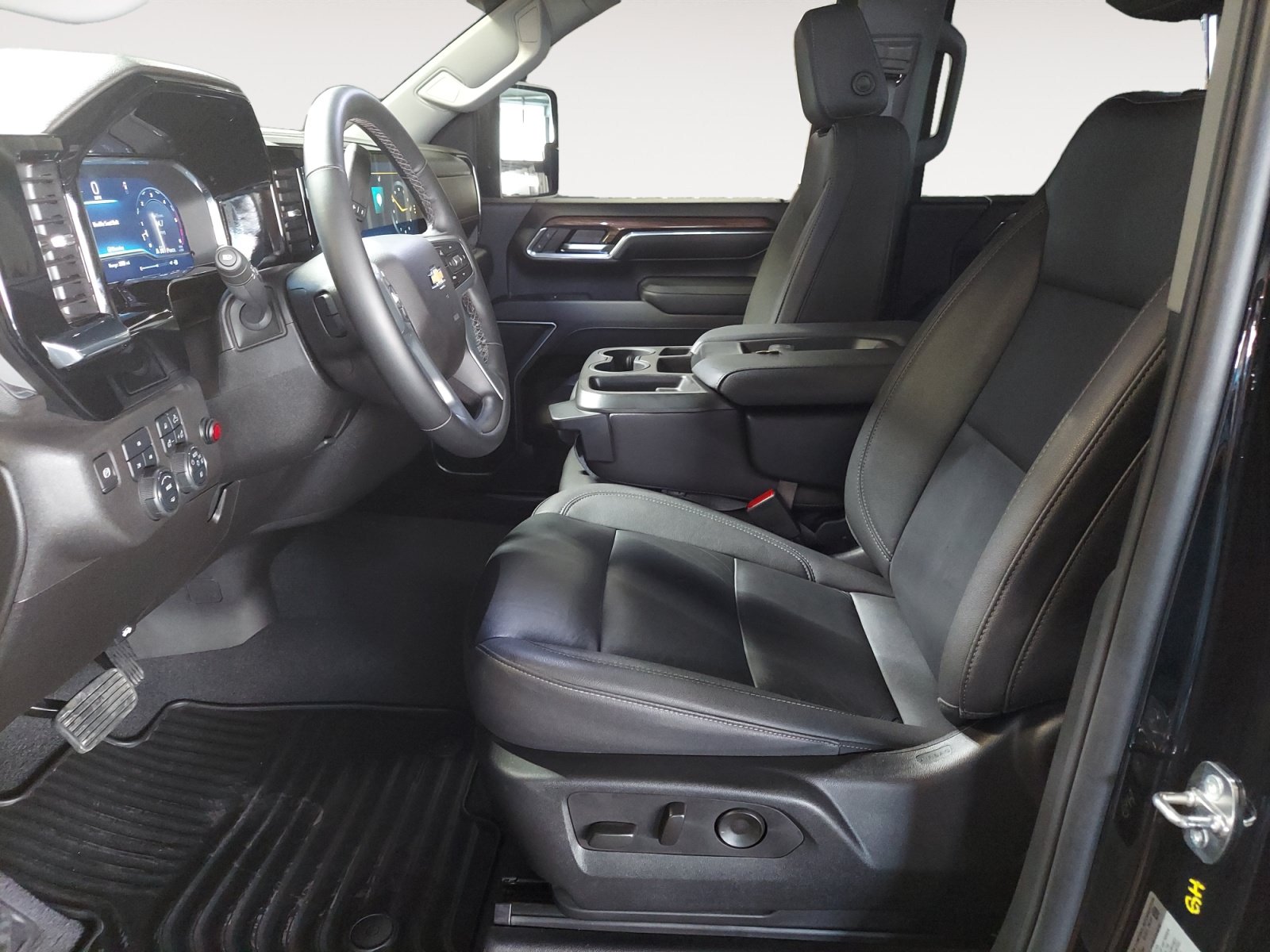Used 2024 Chevrolet Silverado 2500 LT w/ Texas Edition AWD/4WD image 23