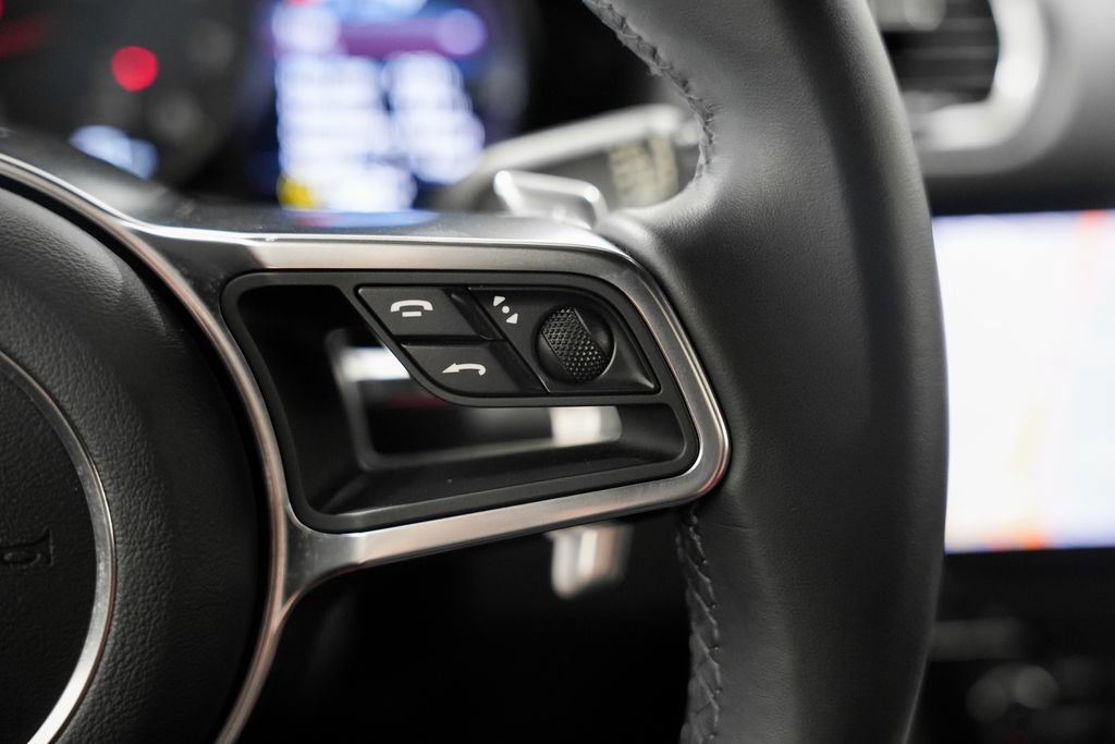 Used 2017 Porsche 718 Boxster RWD image 16