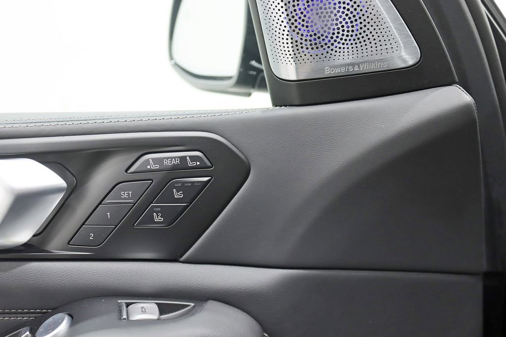 Used 2024 BMW X7 M60i w/ Executive Package image 42