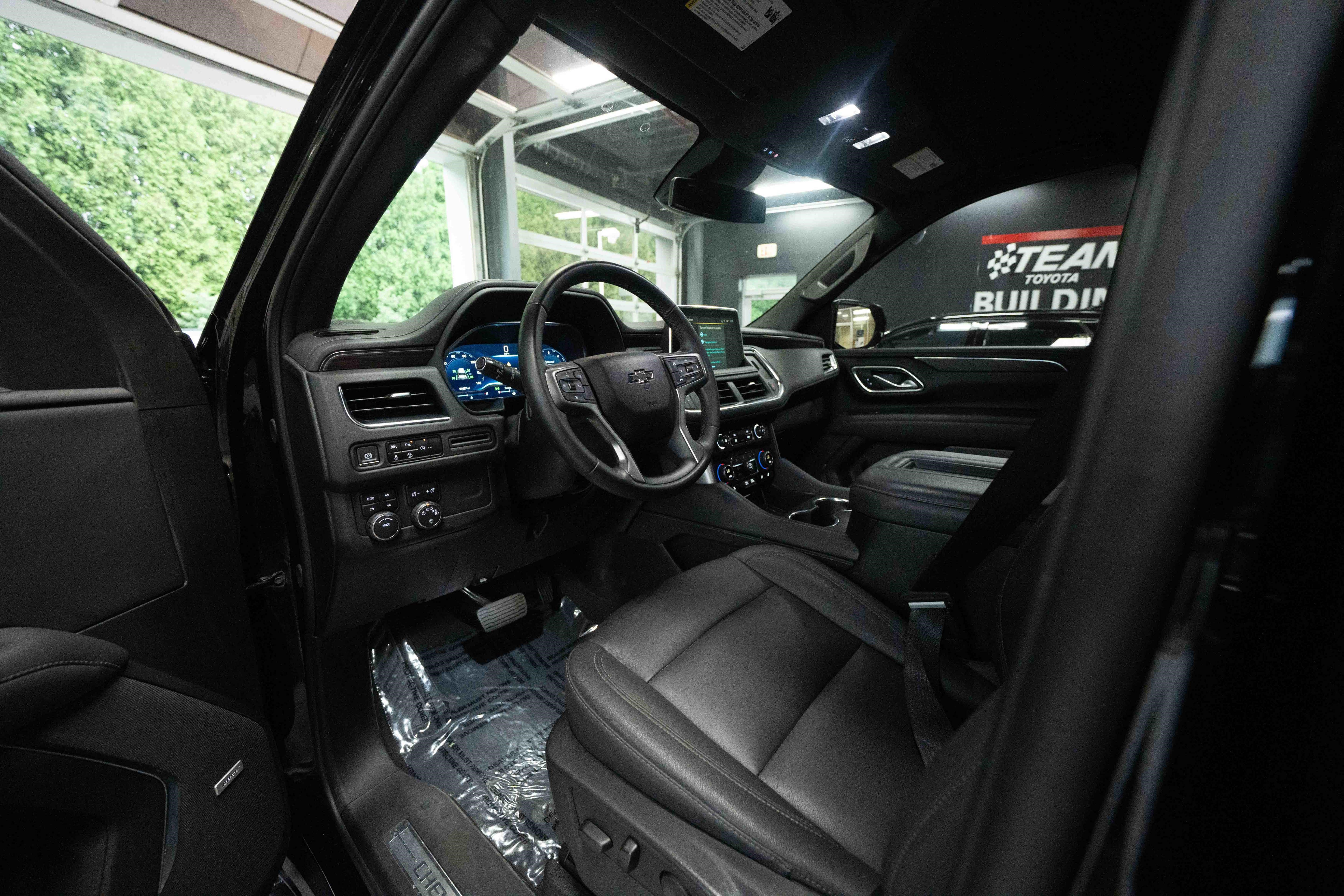 Used 2023 Chevrolet Tahoe Z71 AWD/4WD image 8