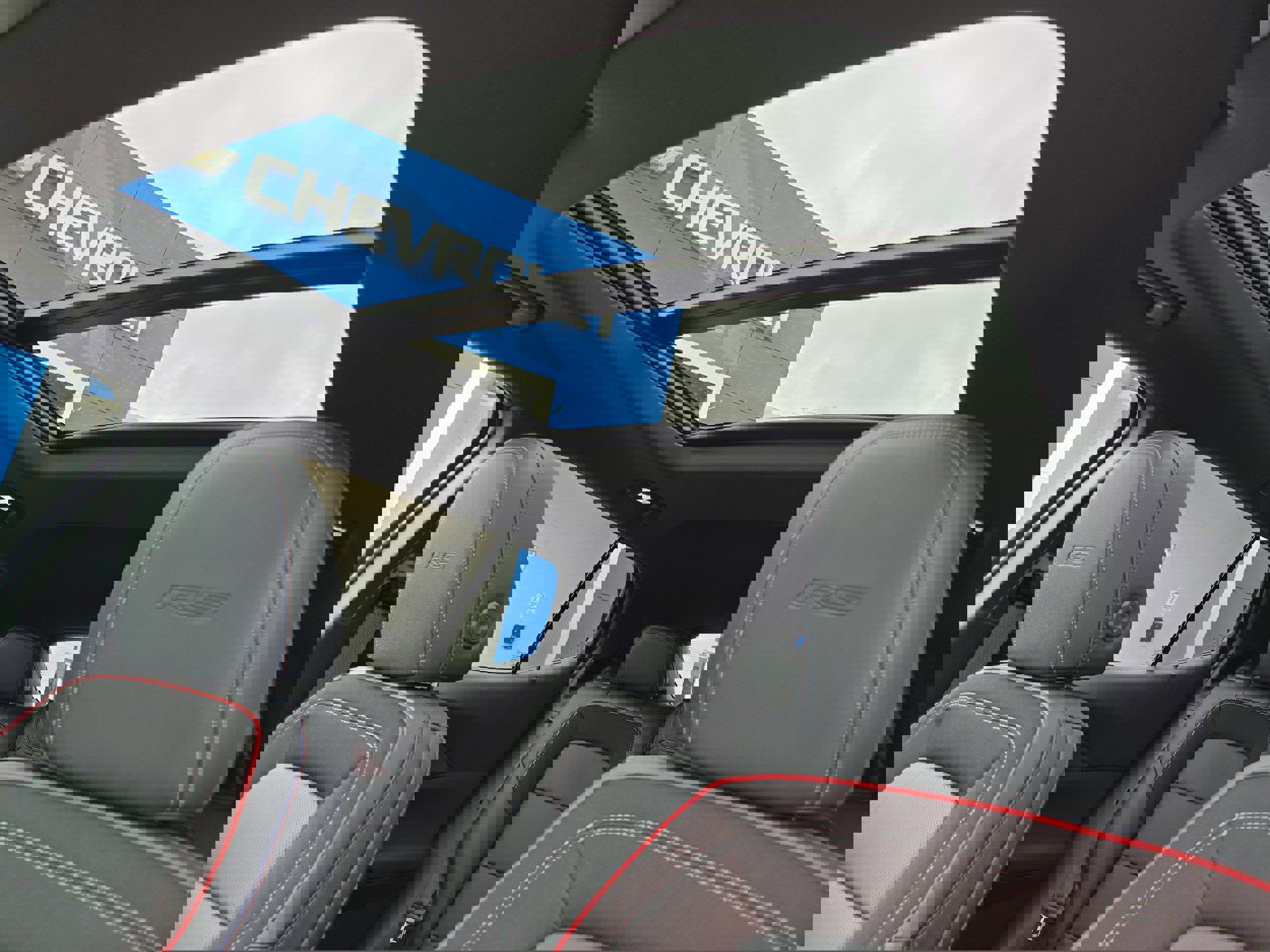 New 2025 Chevrolet Equinox EV RS image 3