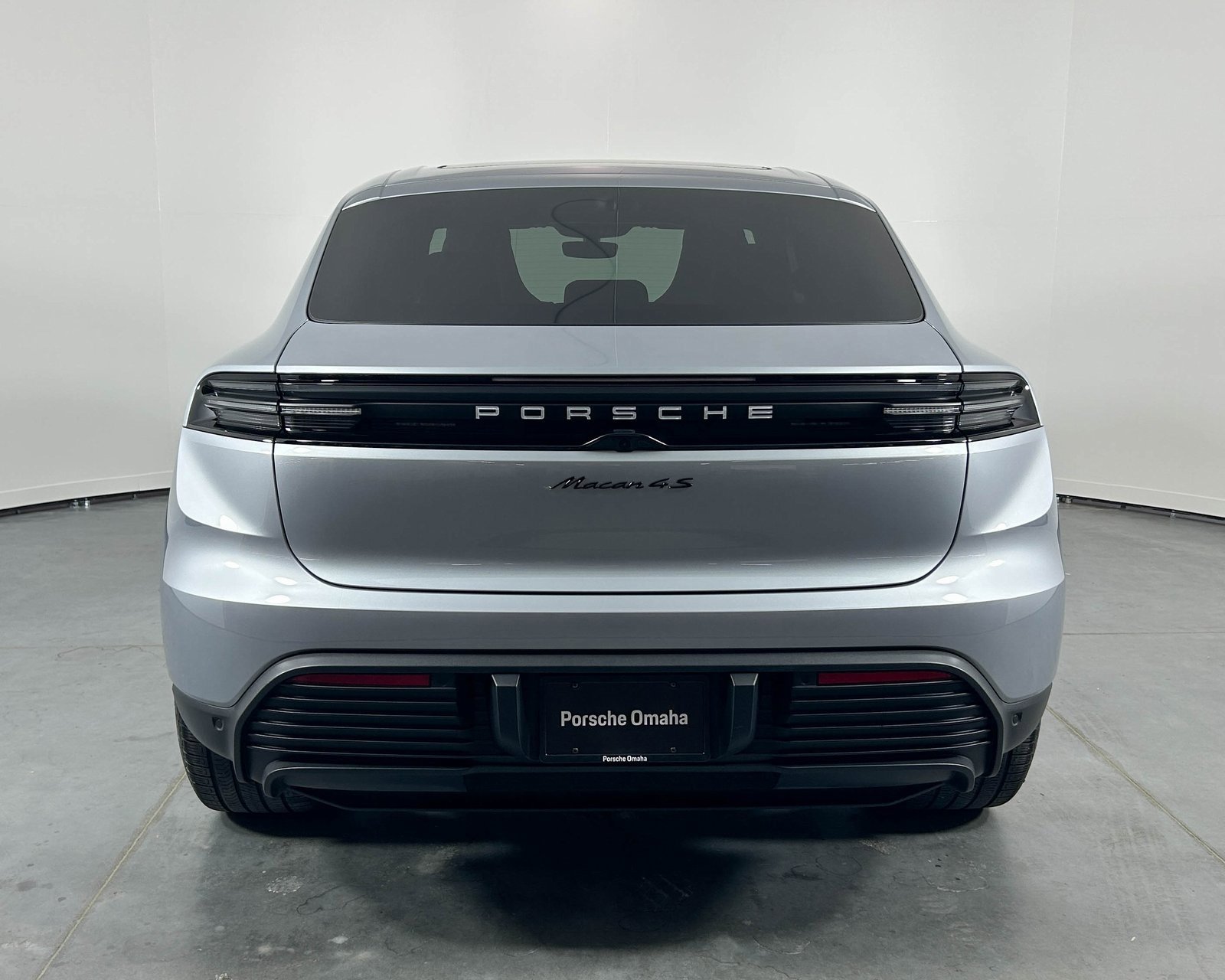 Used 2025 Porsche Macan 4S Electric image 6