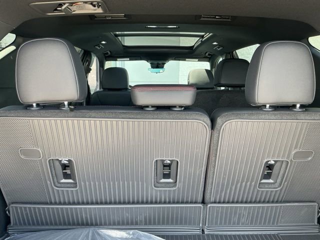 New 2026 Chevrolet Traverse RS w/ LPO, Floor Liner Package AWD/4WD image 22