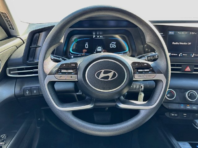 New 2026 Hyundai Elantra SE FWD image 11