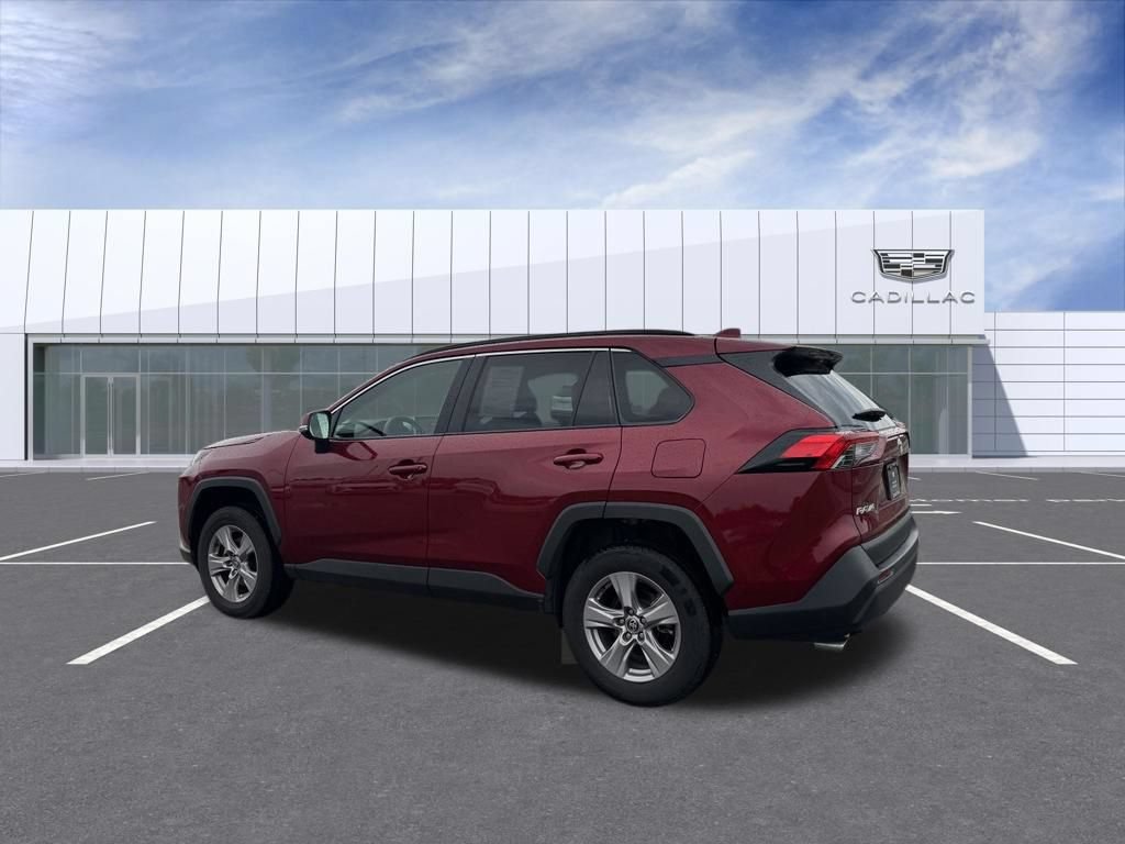 Used 2025 Toyota RAV4 XLE AWD/4WD image 4