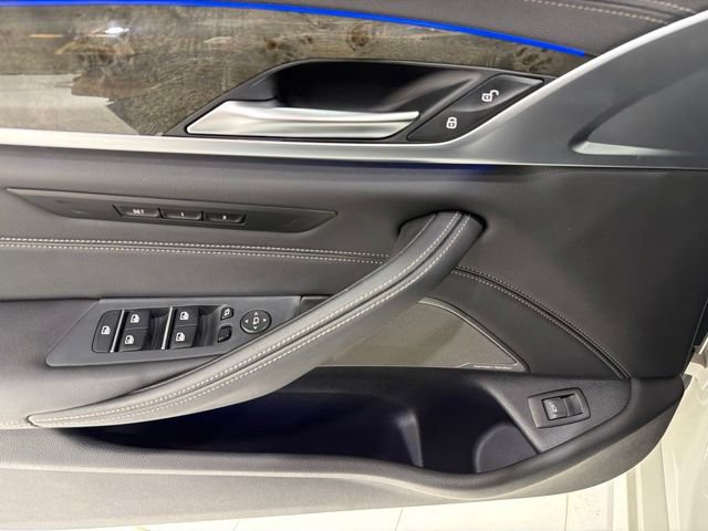 Used 2022 BMW M550i xDrive w/ Premium Package AWD/4WD image 11