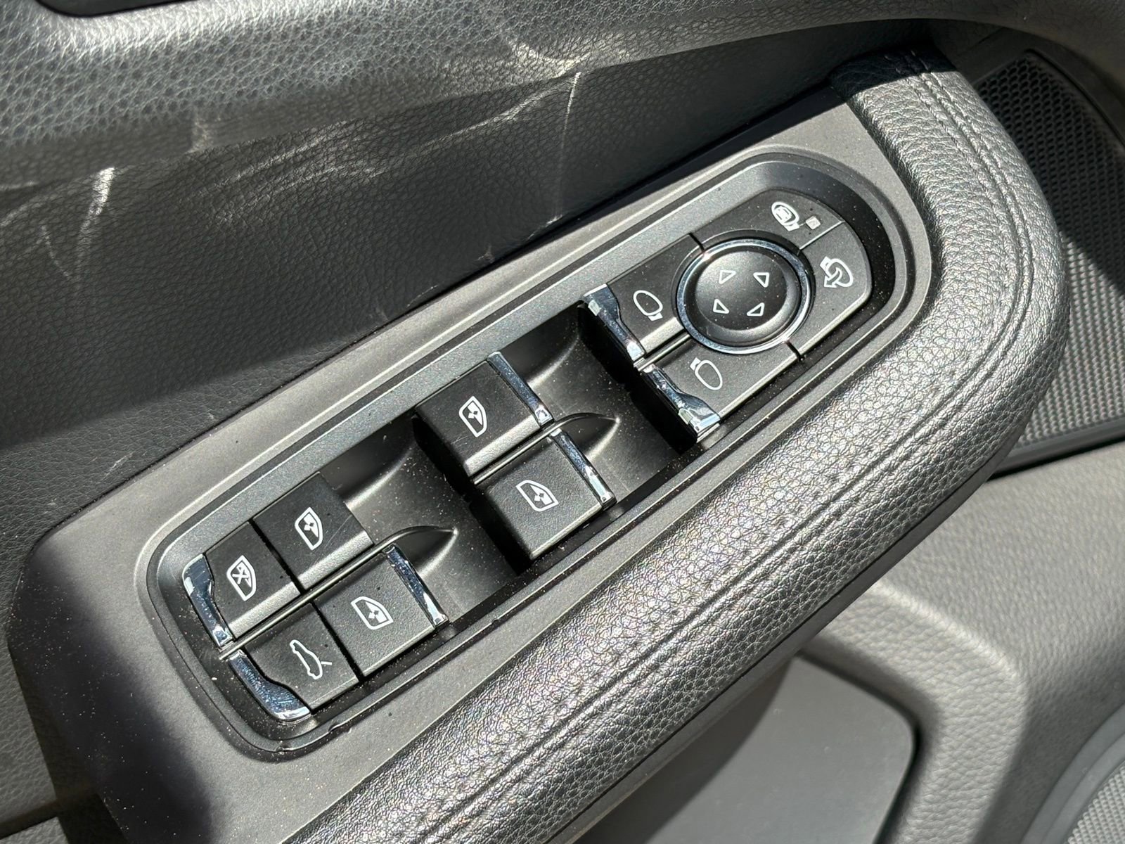 Used 2020 Porsche Macan image 31