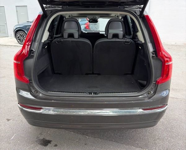 Used 2023 Volvo XC90 B5 Plus image 4