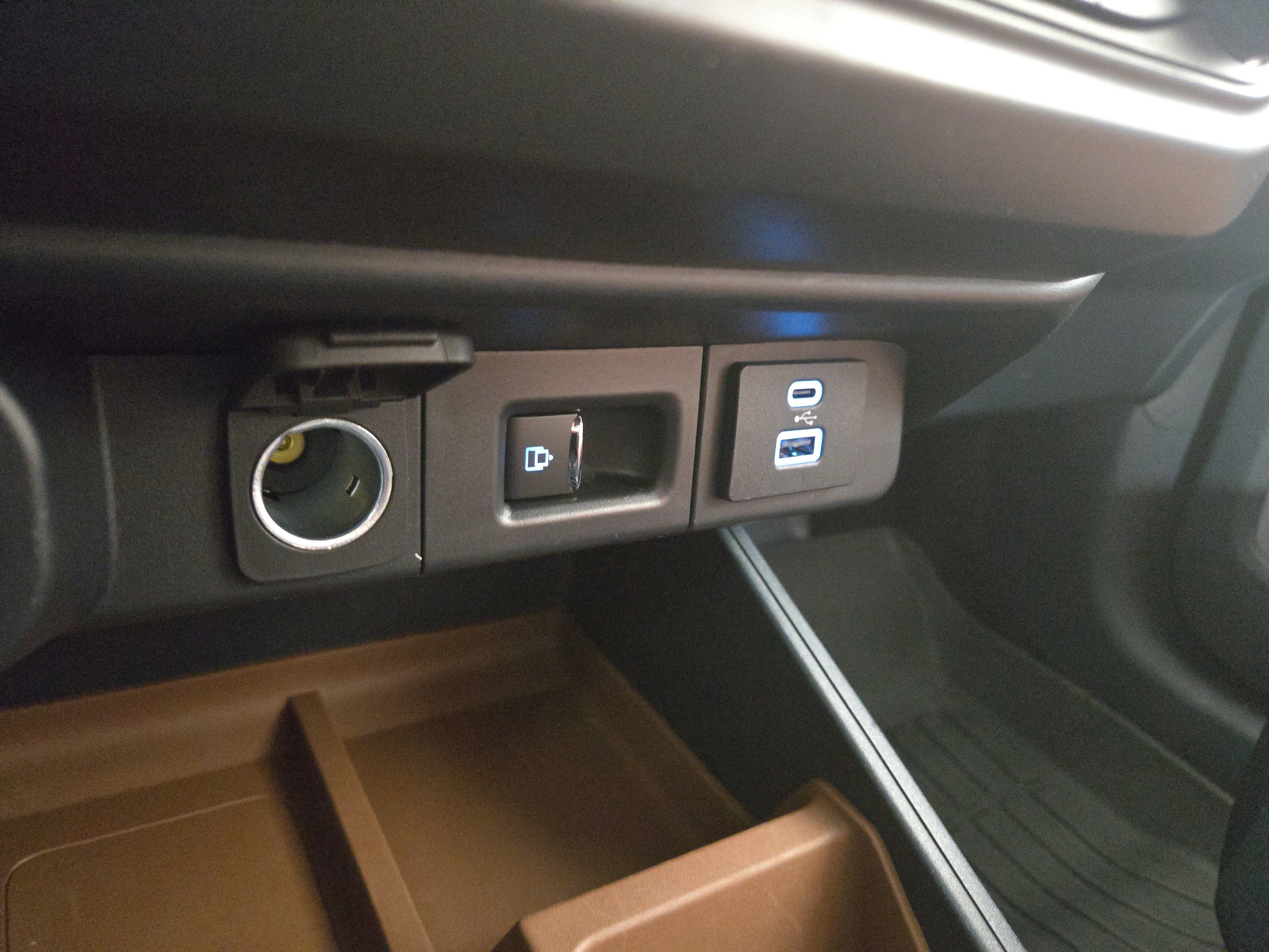 Used 2024 Ford Maverick Lariat image 26