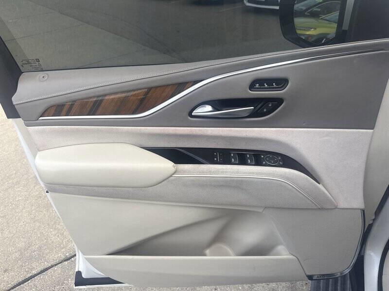 Used 2021 Cadillac Escalade Sport Platinum image 17