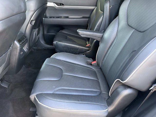 Used 2025 Hyundai Palisade SEL FWD image 16